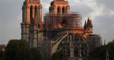 A Catedral de Notre-Dame de Kehl: Um Testemunho Arquitêctónico da Fé e da História!