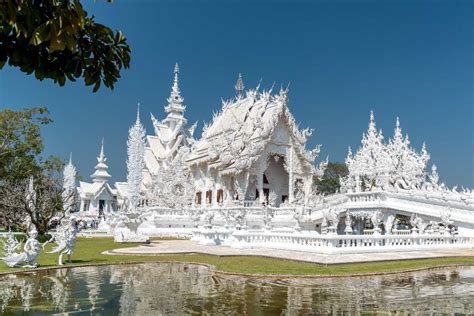  Wat Qiang Wet: Uma Jornada Espiritual Através de Arquitetura Tradicional Tailandesa!