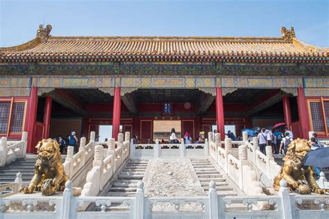 A Cidade Proibida de Dingxi: Uma Jornada Fascinante Através do Tempo Imperial Chinês!