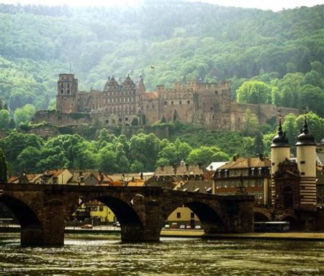  Das Schloss Heidelberg: Uma Fortaleza Romântica Sobre as Colinas de um Conto de Fadas!